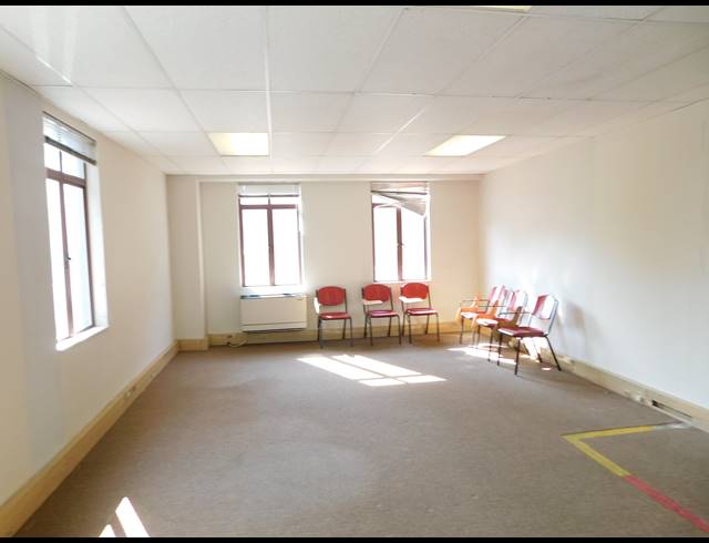 300M² OFFICE TO LET IN FERNDALE